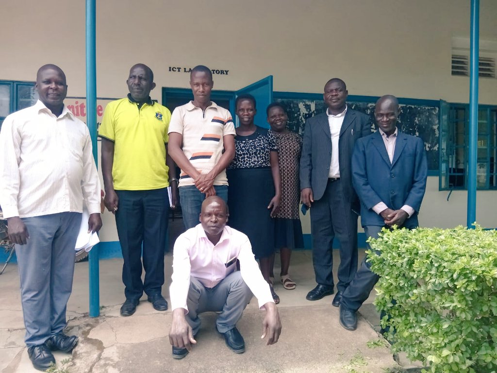 UlearnUg's tweet image. Training &amp;amp; onboarding of teachers onto the ULearn platform is still ongoing.

Teachers have remained proactive &amp;amp; appreciative of the initiative, recognizing its value in supporting their Continuous Professional Development (CPD).
#UlearnUg #TeacherDevelopment #CPD