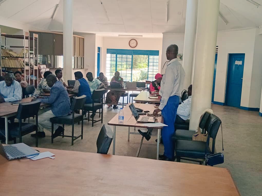 UlearnUg's tweet image. Training &amp;amp; onboarding of teachers onto the ULearn platform is still ongoing.

Teachers have remained proactive &amp;amp; appreciative of the initiative, recognizing its value in supporting their Continuous Professional Development (CPD).
#UlearnUg #TeacherDevelopment #CPD