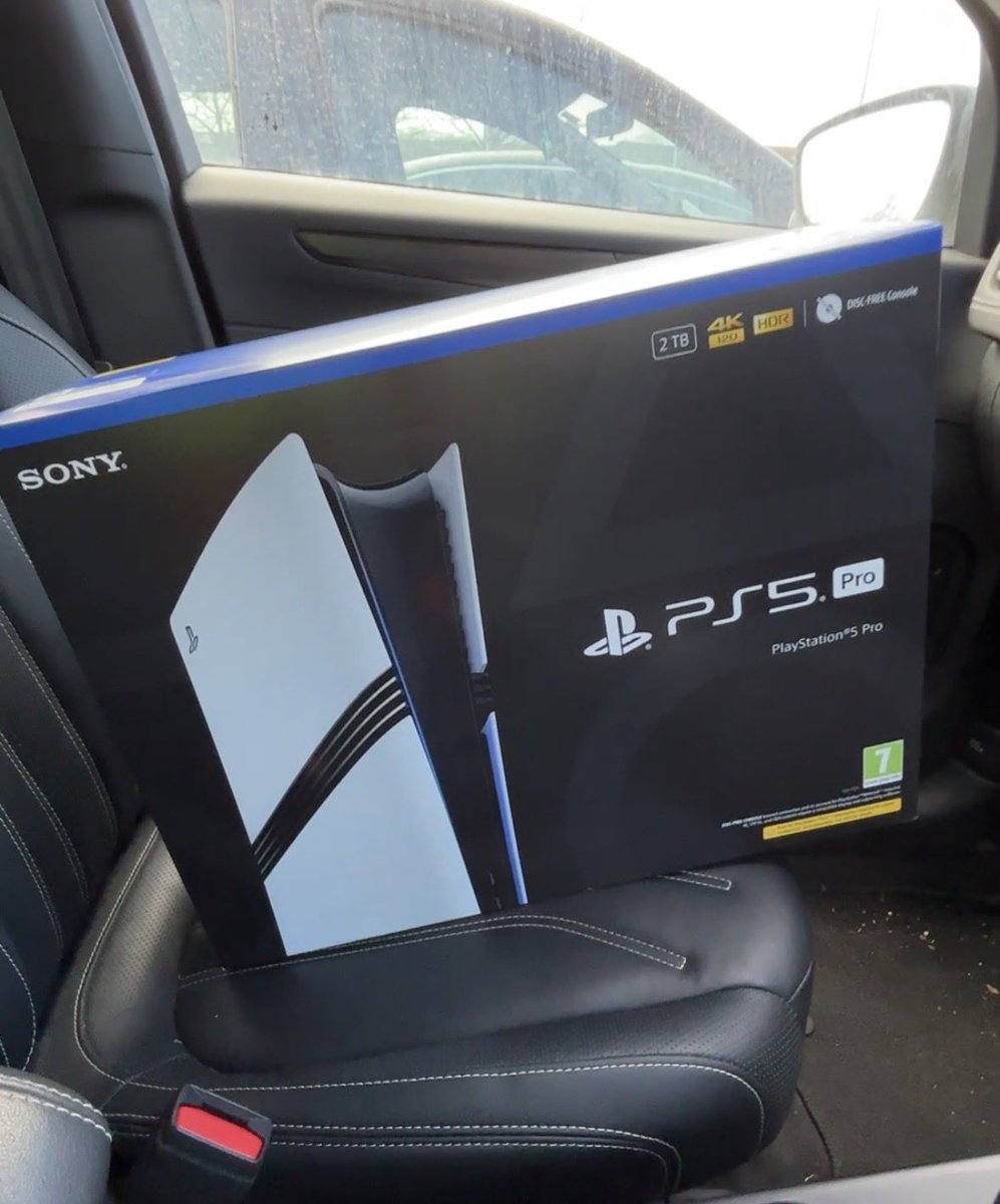 Heather 🎮 tweet media