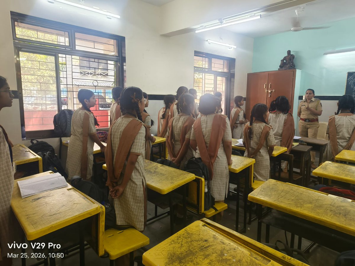 AndheriPS's tweet photo. किंवा शक्य असल्यास स्थानिक पोलीस स्टेशनला कळविण्याच्या सूचना दिल्या. @CPMumbaiPolice @MumbaiPolice @DcpZone10Mumbai https://t.co/VVW3lnz8MJ