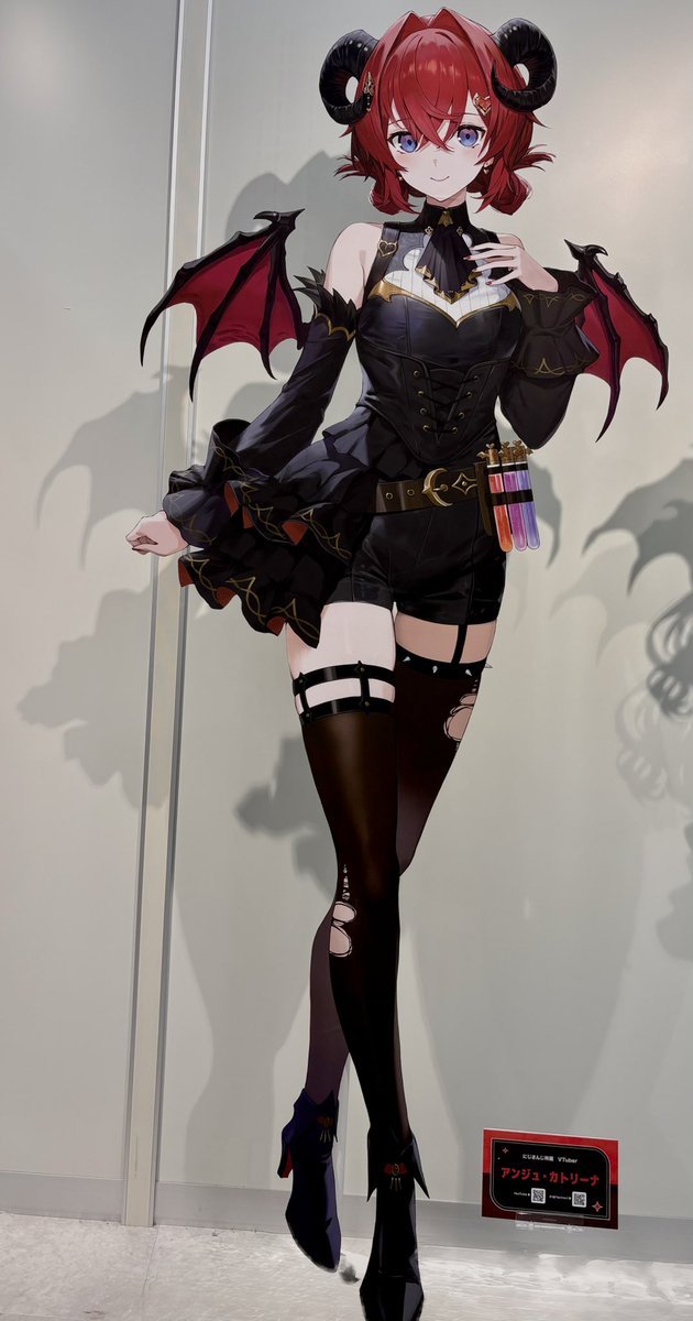 nero_208's tweet photo. フチなしパネルのなにがエグいって、影なんよ、そこに居るんよ https://t.co/WRAlZP37d9