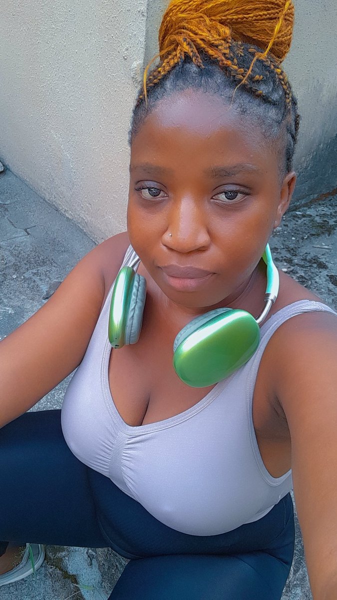 Annie | XORA Co. (Perfumes • Fashion Items) tweet media