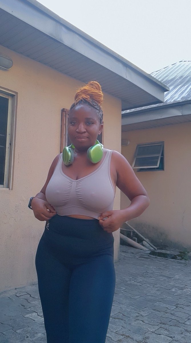 Annie | XORA Co. (Perfumes • Fashion Items) tweet media