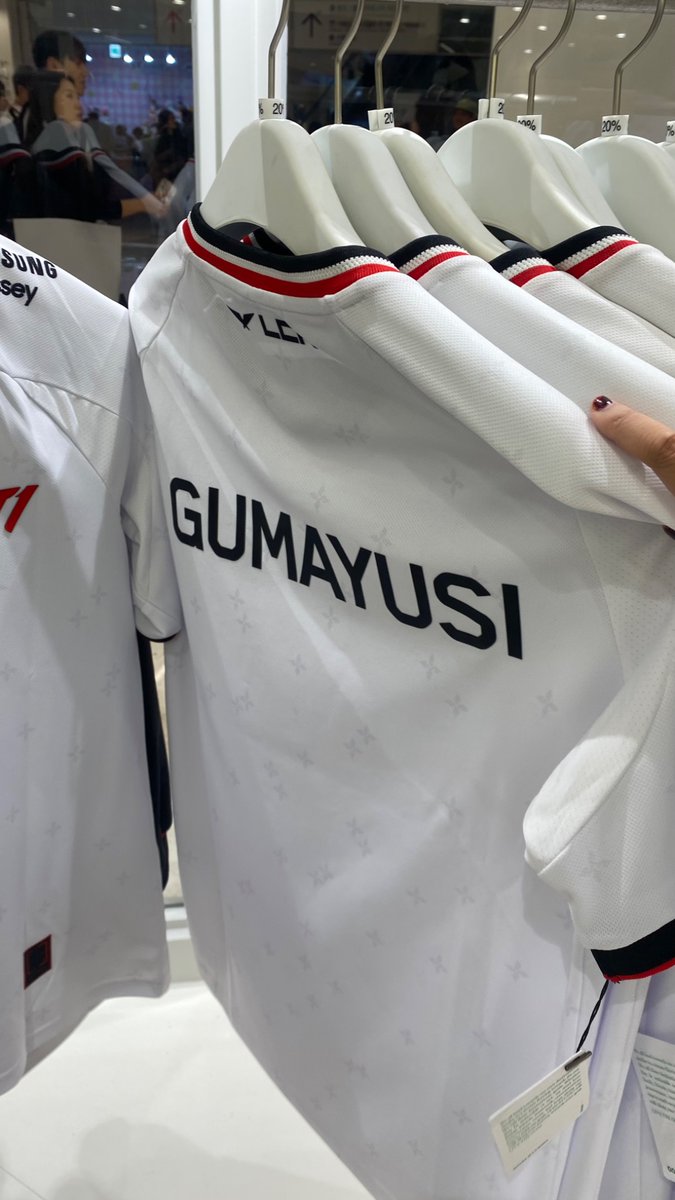 lehends fujo 🛬➡️🇰🇷 tweet media