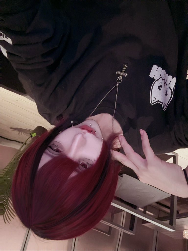 Valentine tweet media