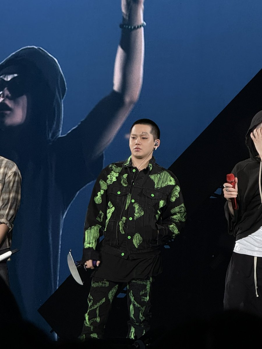 𝒆𝒓𝒓𝒆 🜁𓂃 🎆ᴺᴼᴮᴼᴰʸ🎇 🐈‍⬛🐾 tweet media