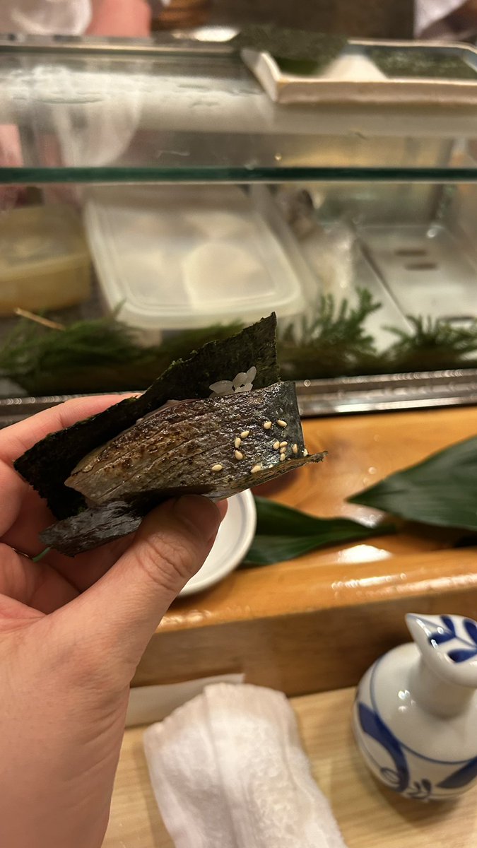 micmic403's tweet photo. 同僚のお友達会にお呼ばれしてお鮨を食べてきました🍣
もう、久しぶりの大人時間が最高でした♪
予約は約1年後になるけど、場所は有楽町のガード下です
#鮨 #ガード下 #有楽町 https://t.co/hXBGmVNlMH