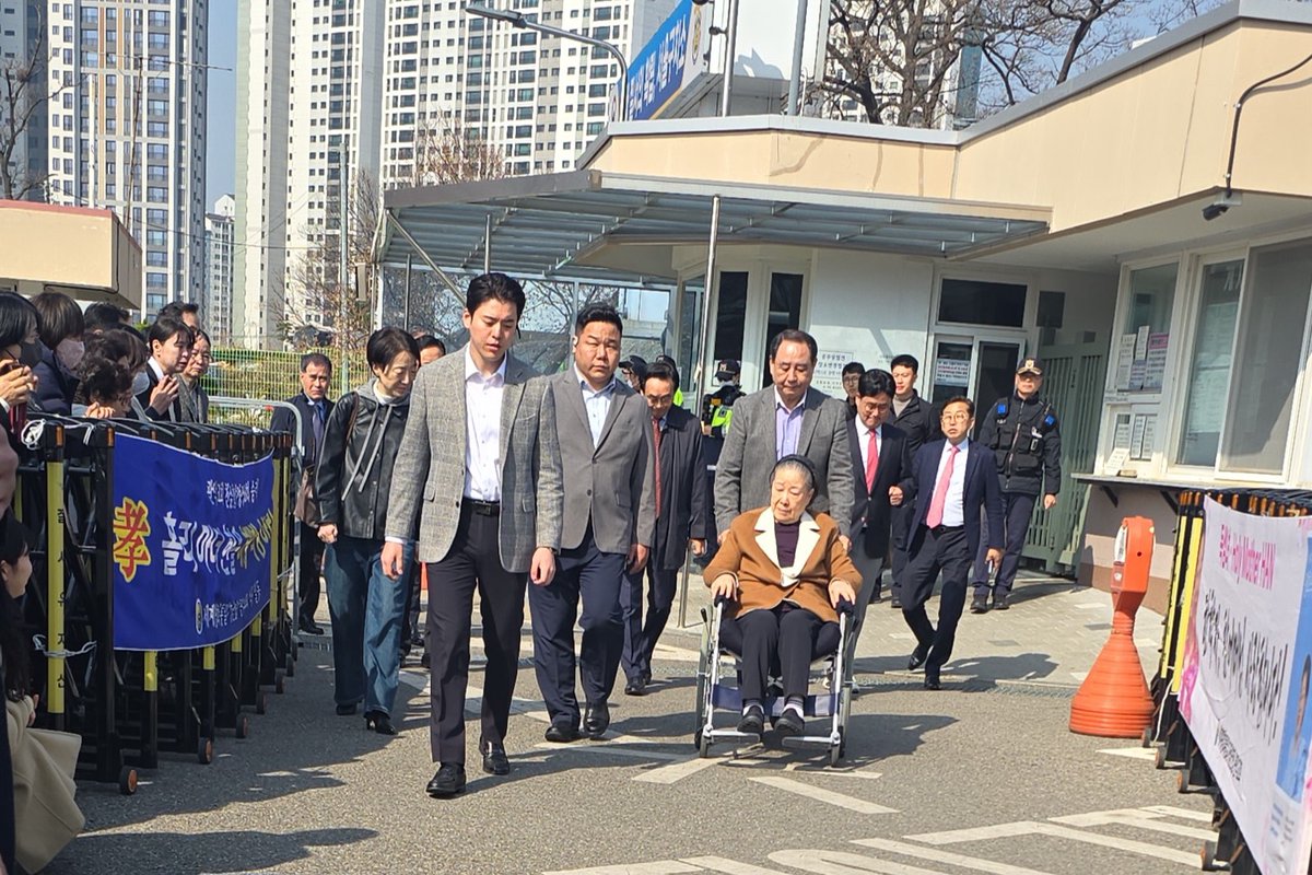 The Monarch Report tweet media