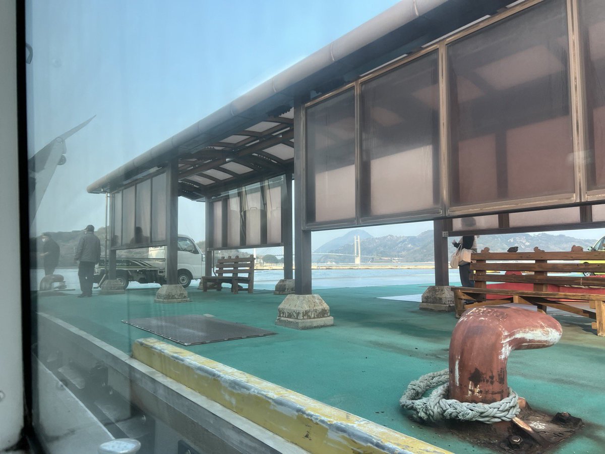 イソミ tweet media