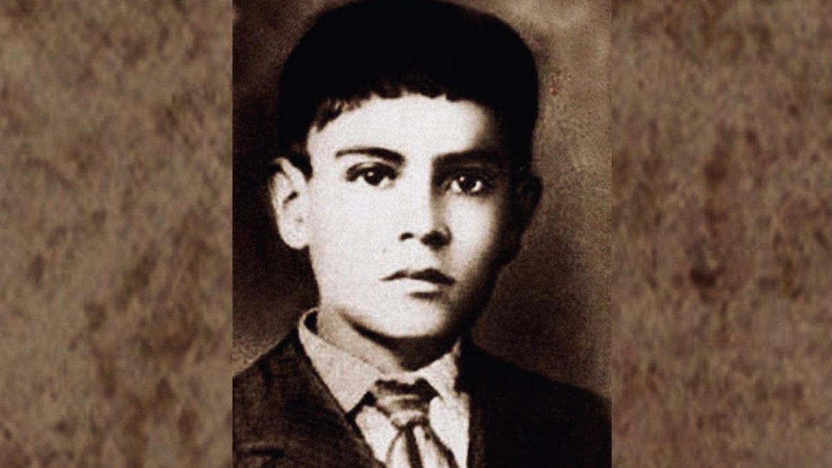 28 mars 1913, naissance de Saint José Luis
Sánchez del Río. À l'âge de 14 ans, il est torturé et tué lors de la guerre des Cristeros contre les francs-maçons, pour être resté fidèle au Christ-Roi. « Ma petite maman. Me voilà pris et ils vont me tuer. Je suis content. La seule