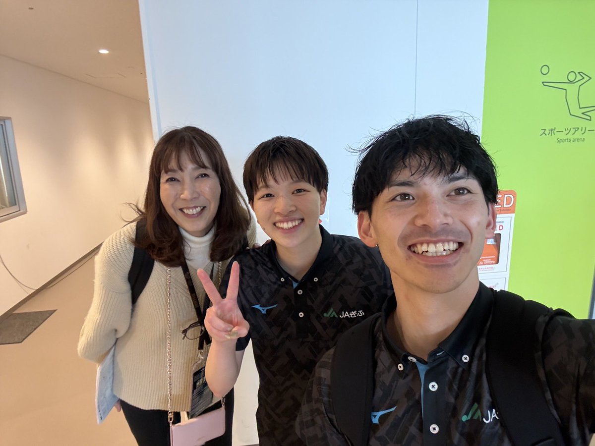 motoko_pink's tweet photo. 明日のファイナルは
#Vリーグ
信州ブリリアントアリーズ
対
JAぎふリオレーナ

色々と書きたい思いや出来事有
後ほどブログにて
五輪仲間の、いくとあさこ
取材していた、太一くん
皆さん、素晴らしい指導者です
明日は、心を込めて解説します

春高バレーや、大学バレーから
解説して来た選手も多く
感慨深い。明日は当日券有
最後の闘いに是非いらしてね！
私は、東京のスタジオから🎤
#成田郁久美
#多治見麻子
#川口太一