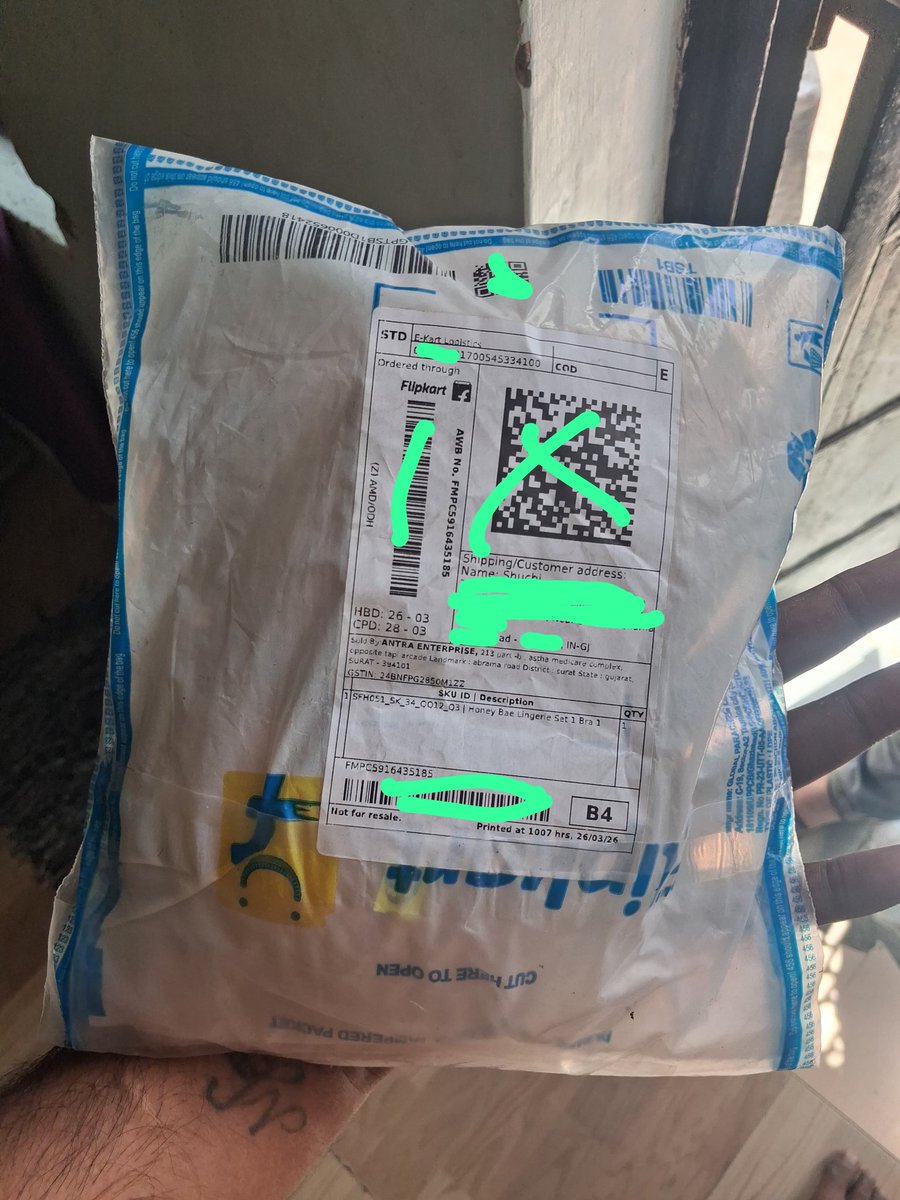 imashishvtiwari's tweet image. @Flipkart Seriously, is this how you handle customer privacy?

Received my order in transparent packaging where the product was clearly visible. This is unacceptable and embarrassing.

Please ensure proper privacy in packaging.

#Flipkart #PrivacyIssue #customerRights