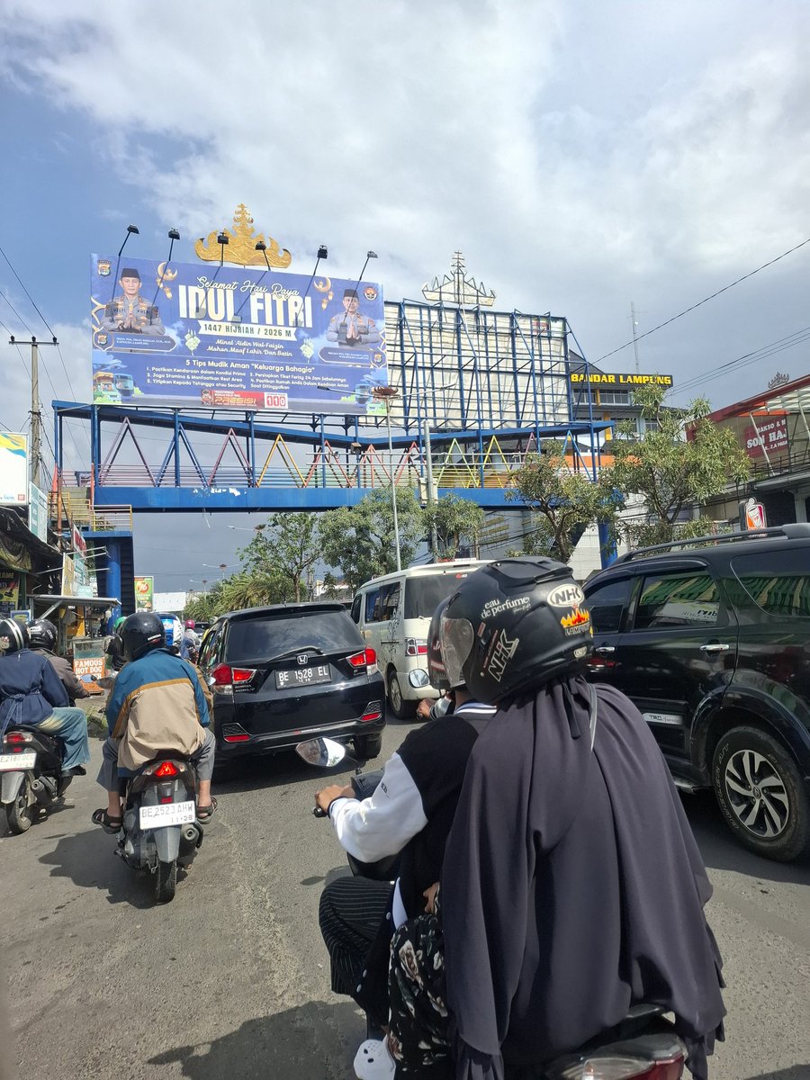 Adiksi Internet tweet media