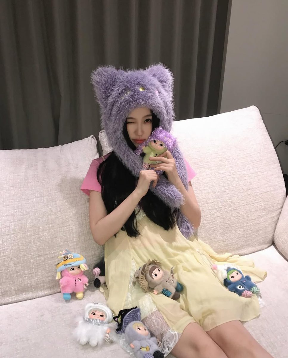 yu shuxin pics tweet media