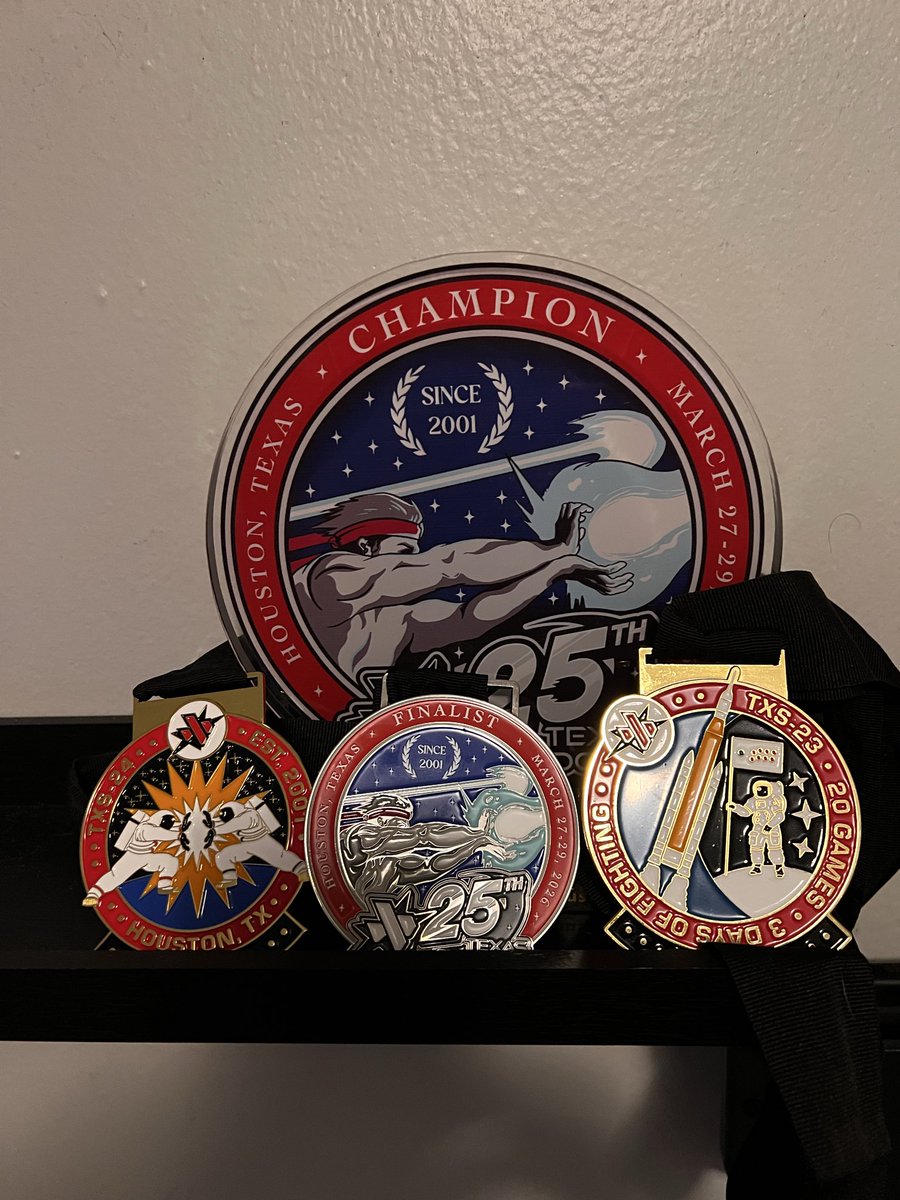 DeadSnow713 tweet media