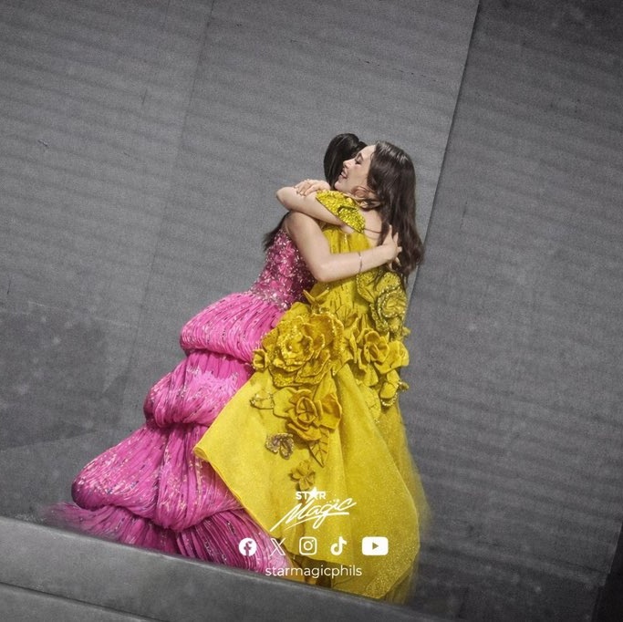 carol 🎃 | 🩷💛 tweet media