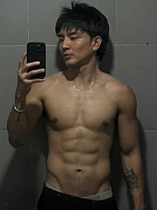 heirrence's tweet photo. sinarapan naman talaga Ralph 🤤 https://t.co/lgIR7eJog2