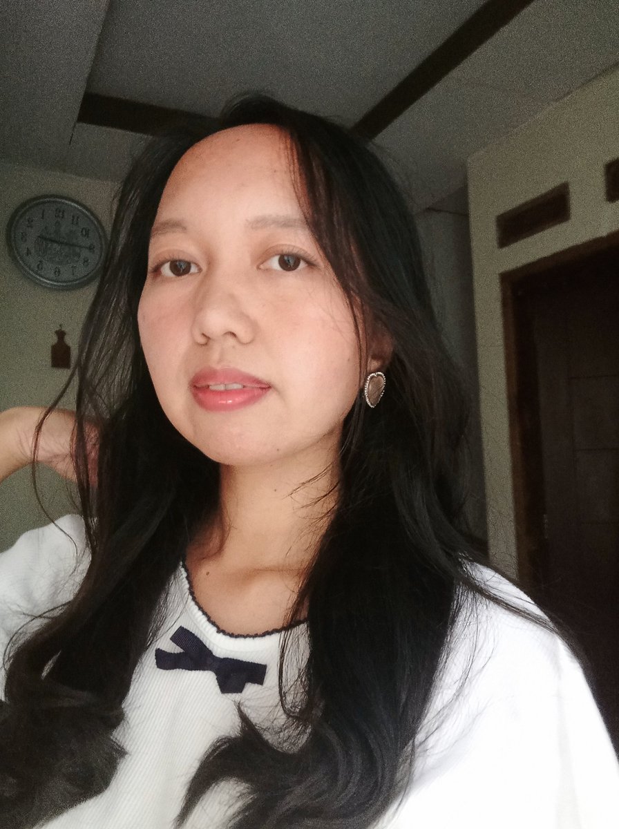 ichatrikusuma's tweet photo. @rawolive Iyaaa.
Rambut aku tipe yang tebal, jatuh, lurus. After keramas wanginya semerbak bangettt! 
Rambut mudah diatur &amp; gak cepet lepek 👍✨ https://t.co/CNcwOctv6f