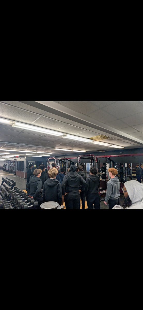PhoenixSmithey's tweet photo. Had a great time at MoState thank you for the opportunity to let 5P come out and watch practice and get a tour of the facility  ✋🅿️ https://t.co/AUFjVP6Fai