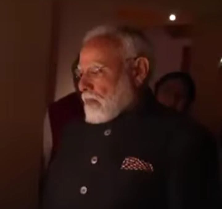 रौशन श्रीवास्तव tweet media