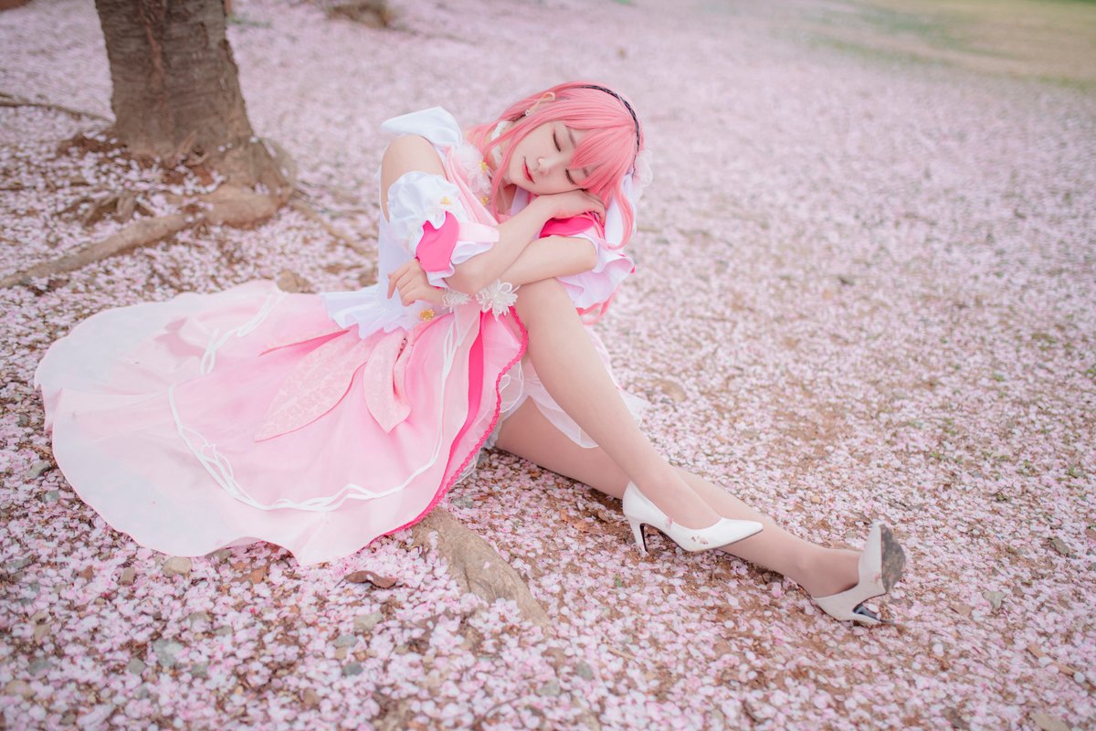 YByul_cos's tweet photo. @Gaon_GAONNURI #cosplay
🌈
プロジェクトセカイ カラフルステージ！ feat.初音ミク

🌸
巡音ルカ (Dear flower ver.)

📷
가온 님(@Gaon_GAONNURI) https://t.co/EbbdF63H8Q