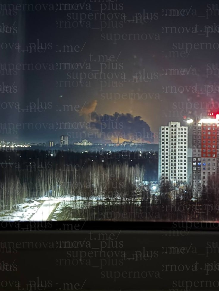 observer_360_x's tweet image. 🚨 Yaroslavl under attack! Locals confirm strike on Yaroslavnefteorgsintez YANOS refinery 💥

🔥 Major fire reported, chaos at the site 🚒
#Yaroslavl #YANOS #BreakingNews