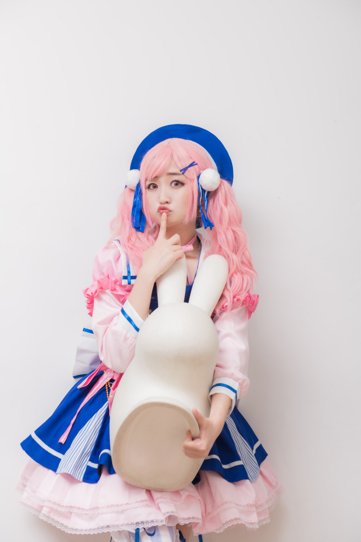 YByul_cos's tweet photo. @nozenoze @noze_backup 🌟
BangDream(バンドリ) 

🌼
Pastel*Palettes

🐰
ご注文はうさぎですか？Collaboration ver

🎤
丸山 彩

📷
@noze_backup https://t.co/So6EYchzqL