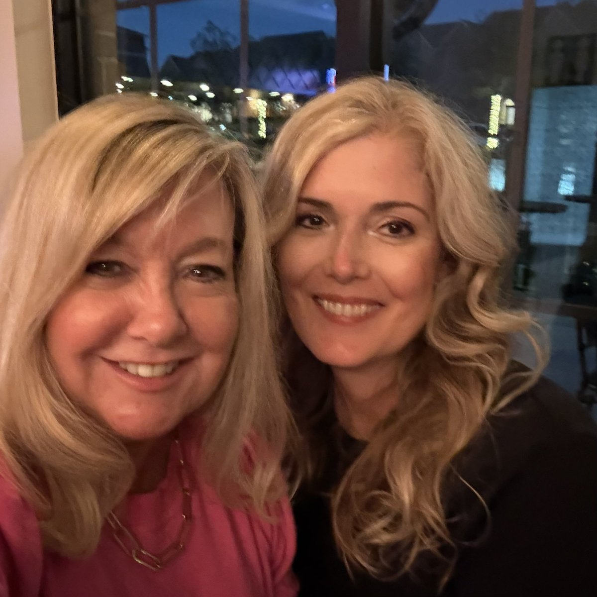 Go Gold Dishy LaRue🥂 tweet media