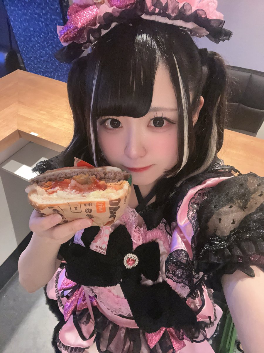 もか🎀 4/4（土）1周年！🌟 tweet media