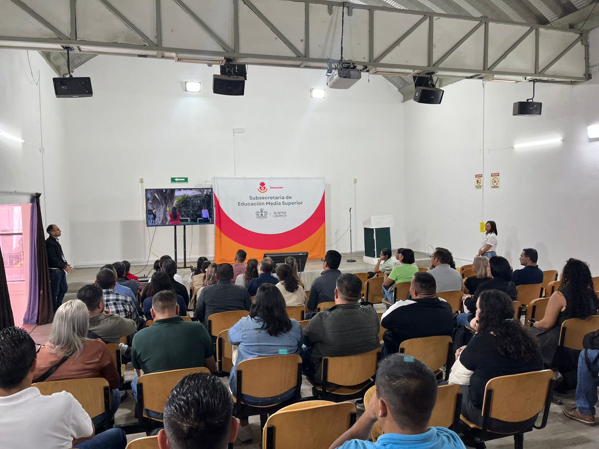 MtroFerLozano's tweet photo. Con una mirada común y una estrategia compartida por nuestros jóvenes en Educación Media Superior, tocó #STEAMLAB para nuestros Compañeros en Jalisco de la @DGETAyCMOFICIAL 
¡Agradecidos por sumar! https://t.co/sVL2qmMSWF