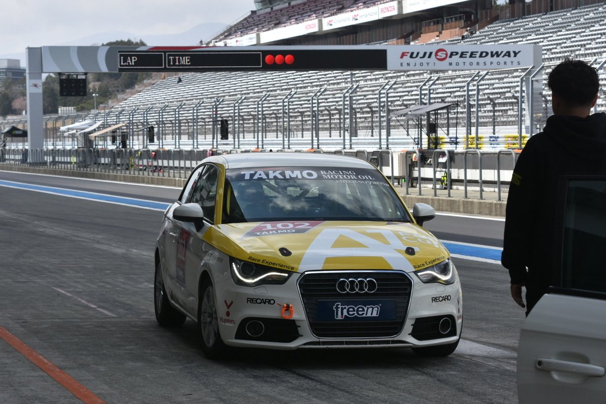 Pista racing-sim tweet media