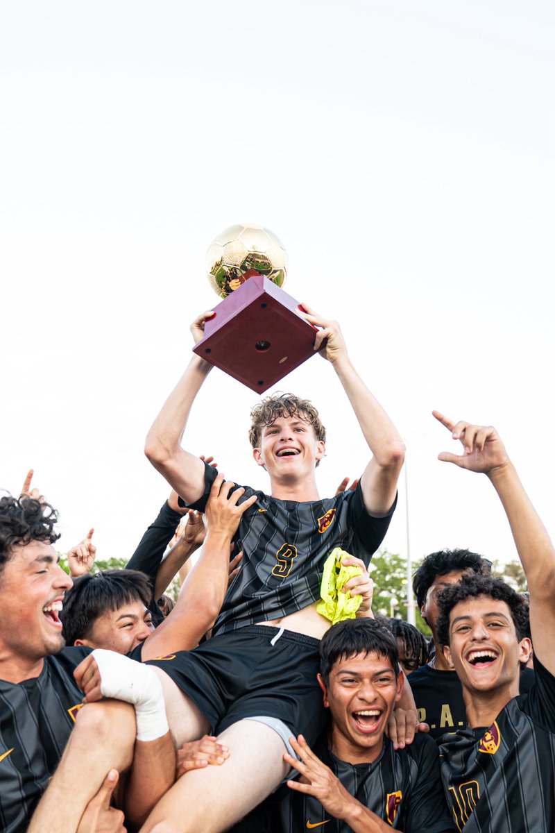 HumbleISD_SCHS's tweet photo. FINAL: SCHS 3, Stratford 0
⚽🔥 

Our boys’ soccer team is headed to the ELITE 8 in the STATE after a dominant Regional Semifinal win!

Congratulations to our athletes and coaches on this historic win!

Up next, Regional Finals
vs. Memorial

Tuesday, 03/31
7:15 @ Tully Stadium https://t.co/e2Yif8BCSR