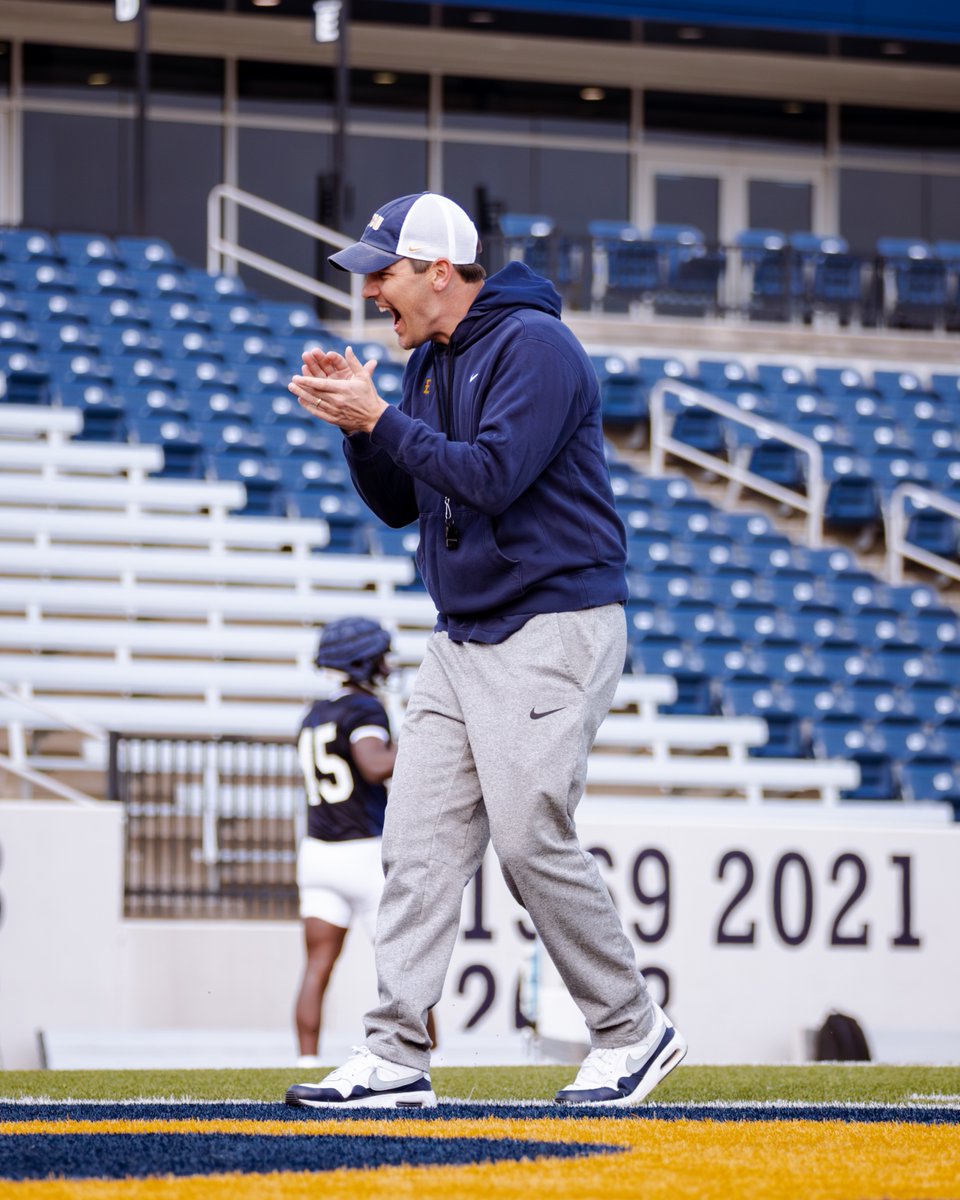 ETSUFootball's tweet photo. attack the day

#GoBucs | #BUCkleUp https://t.co/q7DaYT5FId