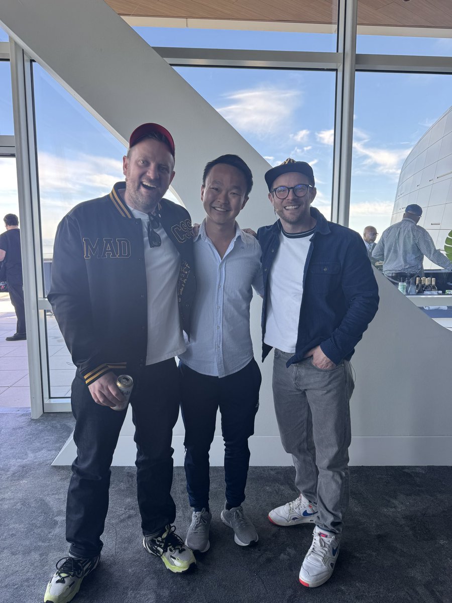 Yi tweet media