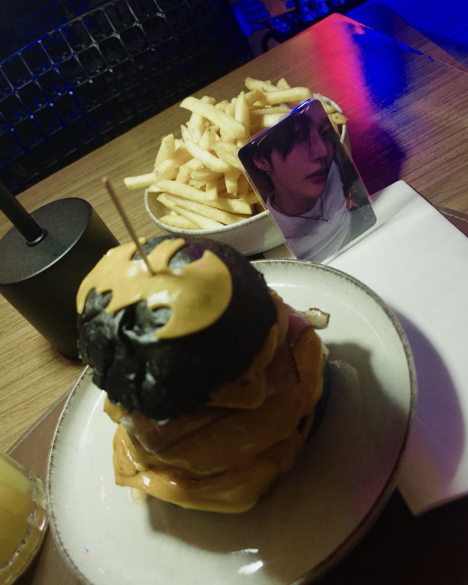 kitty VIU O RIIZE 3X tweet media