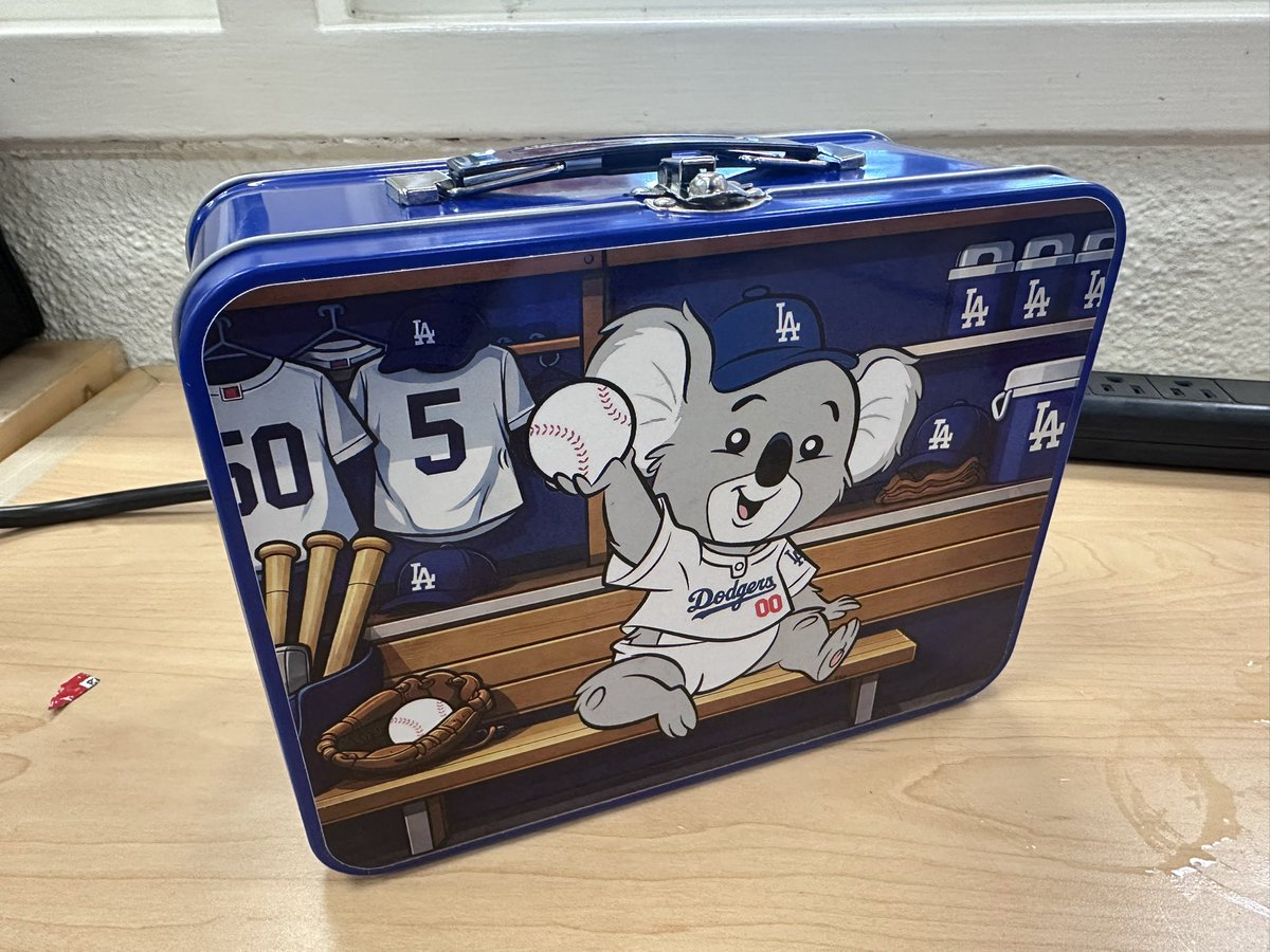ドジャース ランチボックス 球場限定グッズ ドジャースタジアムのシーズン開幕週限定フードのひとつ、ランチ
