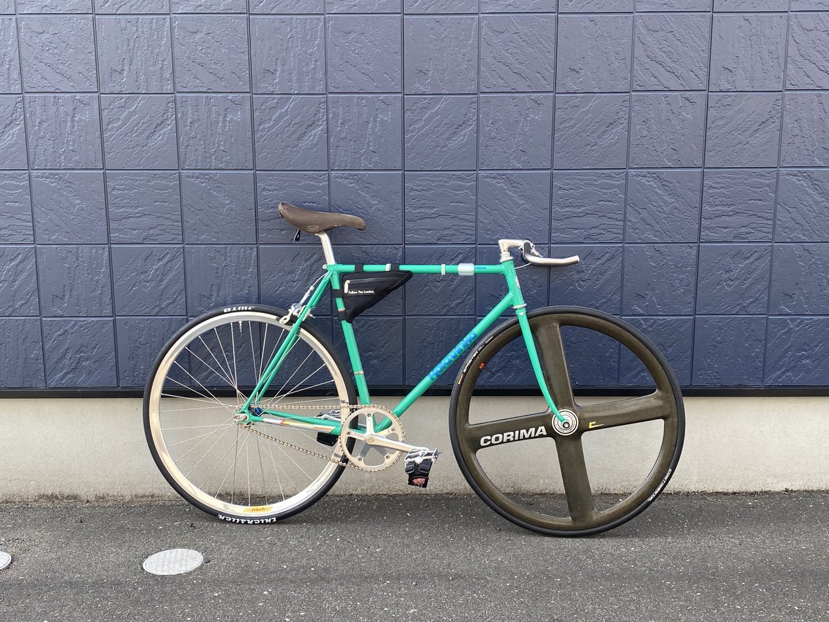 ようbot tweet media