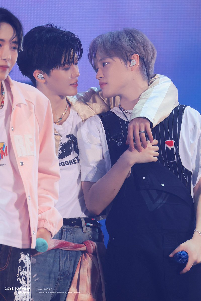 𝐒𝐭𝐫𝐚𝐰𝐛𝐞𝐫𝐫𝐲𝐂𝐡𝐞𝐞𝐬𝐞. tweet media