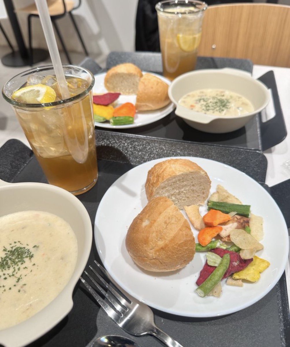 박박디라라 tweet media