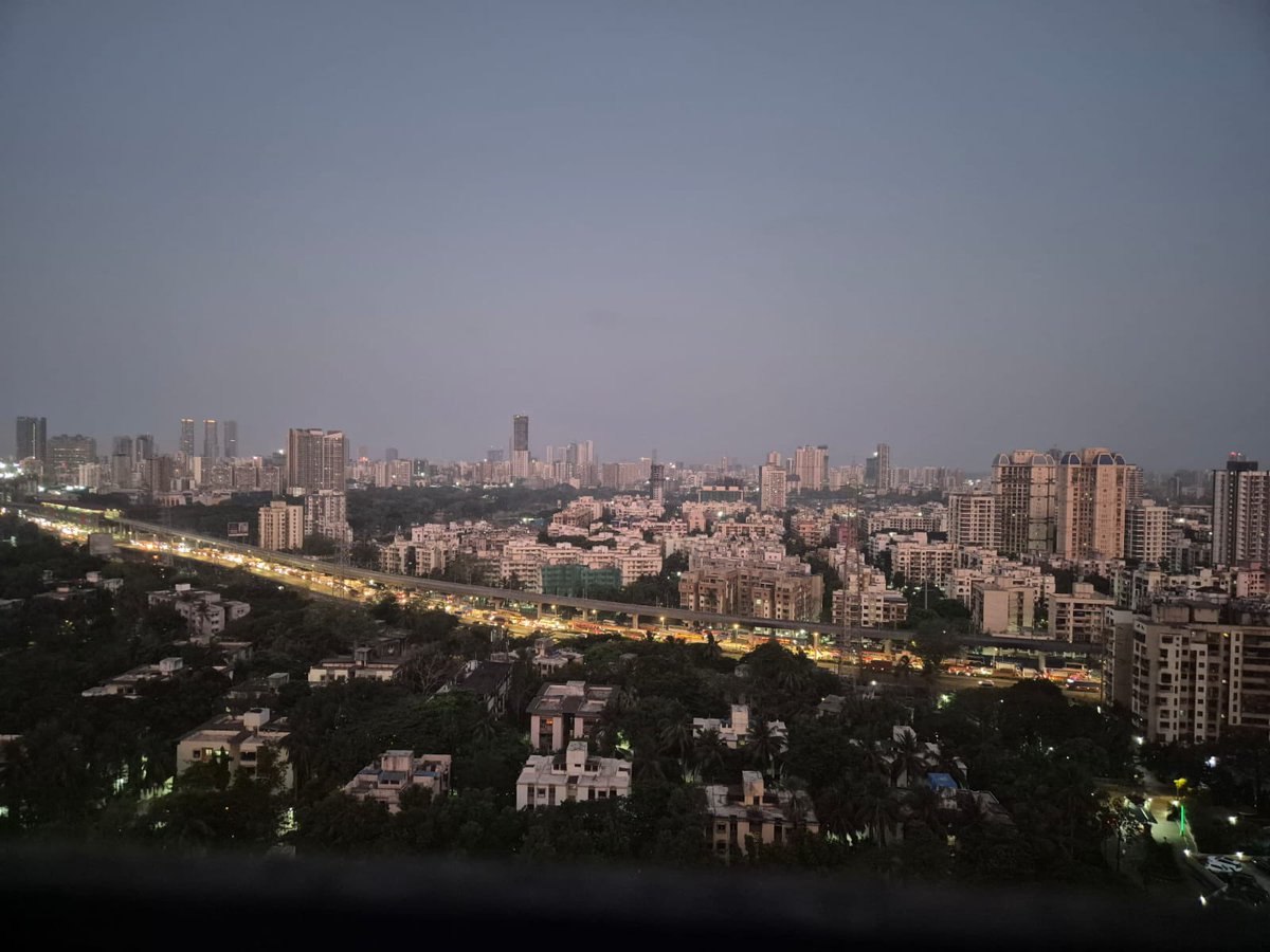 NikeMonk_'s tweet photo. What’s up with northbound #WEH near SGNP??!! Crazy traffic since very early morning 5 am onwards! #MumbaiTraffic https://t.co/crr1dRYuc2