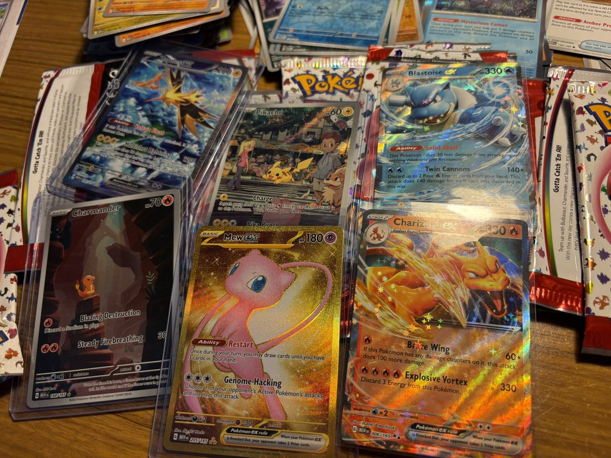 ❈ A ❈ tweet media