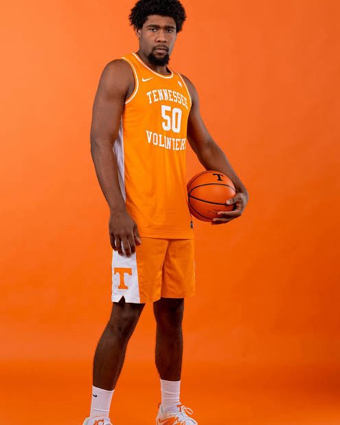Jaylen Carey appreciation post. This man came to PLAY this tournament! Let’s goooo 🍊