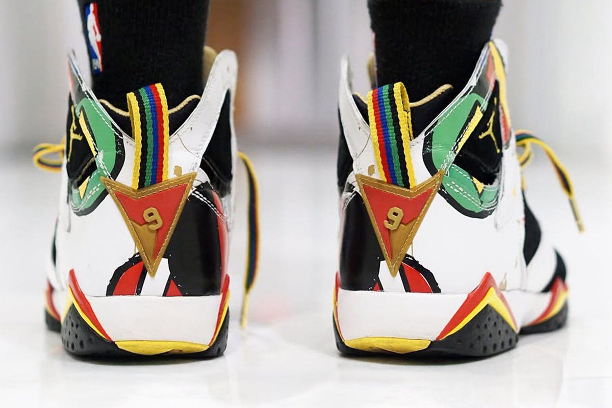 SneakerAlert tweet media