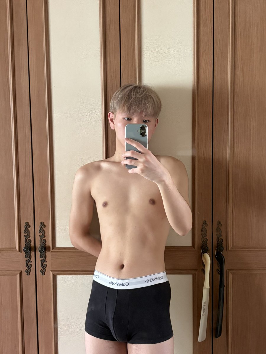 팔춘이 tweet media