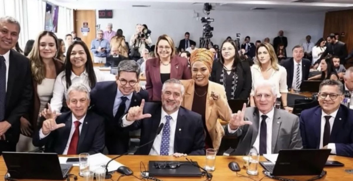 Sanderson tweet media