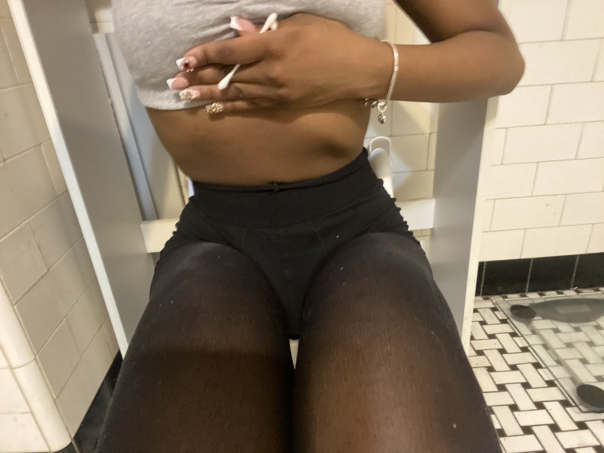 Omaaii3's tweet image. i feel so disgusting why can’t i look as sick on the outside as i am on the inside?? i feel so gross #shedtwt #edtwt #bodycheck