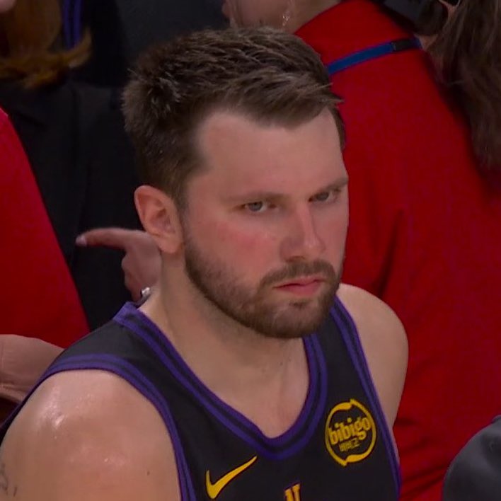 LakeShowYo tweet media