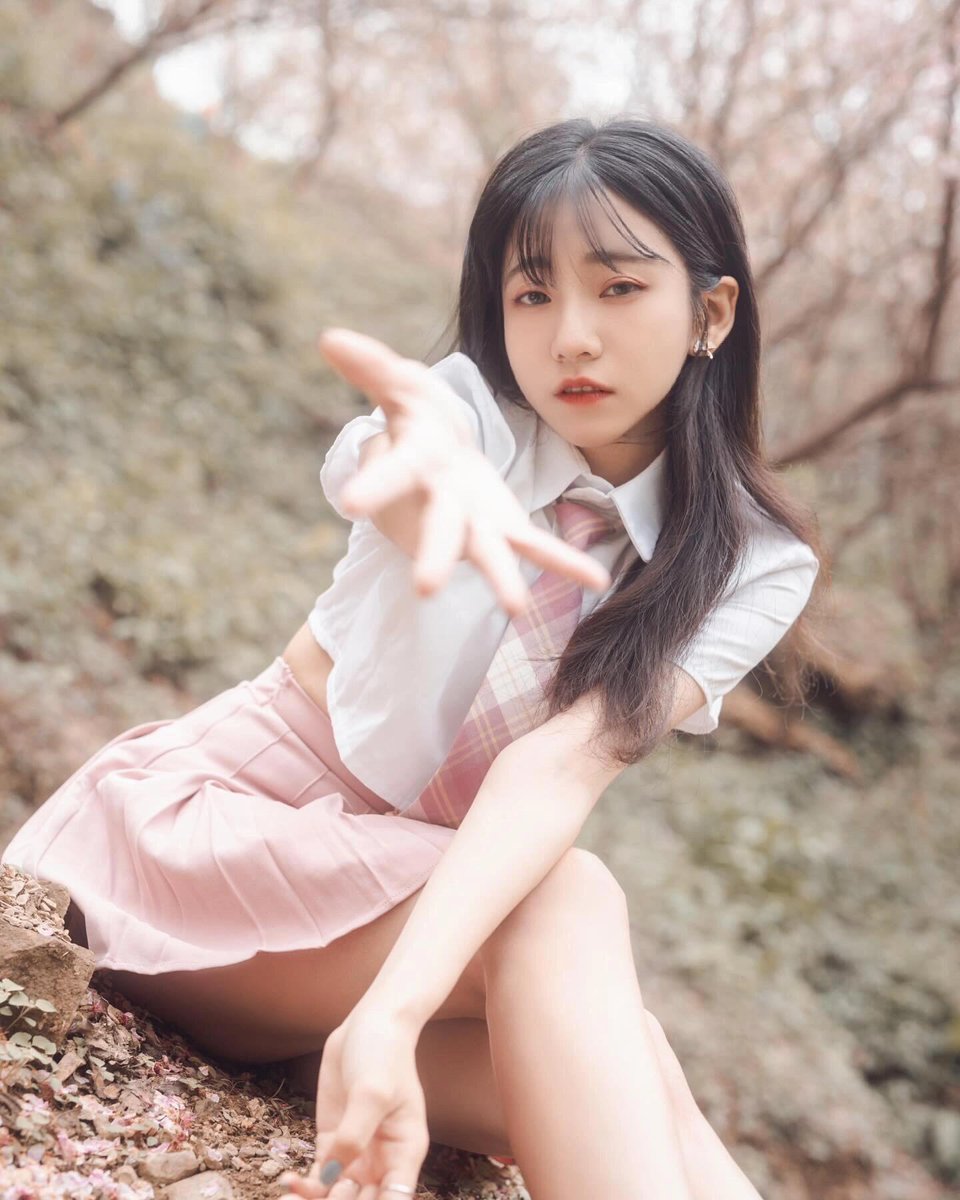 靠太近會出事_小晴老濕 tweet media