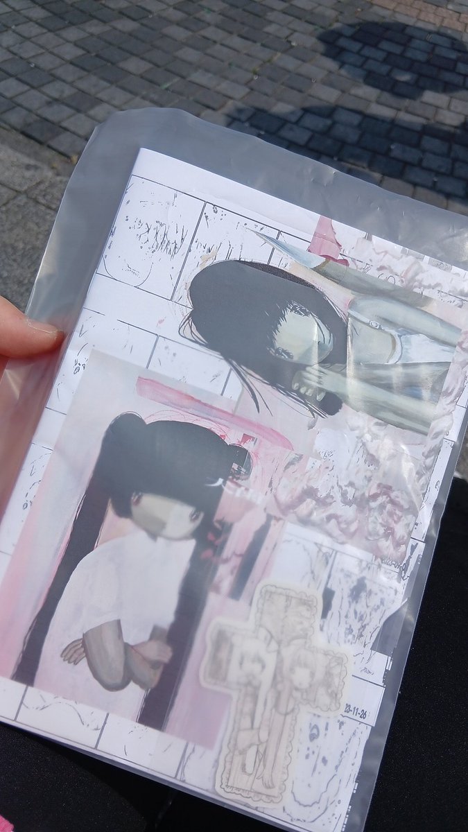 EW7zneAotj361's tweet photo. わんわん救済して展に行ってきました🐶

とても可愛い内装と可愛いグッズ類たち
心が浄化する展示でした！
@1nut4be6 さんのイラスト本をご購入させて頂きました✨✨

みんなも足を運んでみてはいかがでしょうか！ https://t.co/Y0Z7ZC5vpD