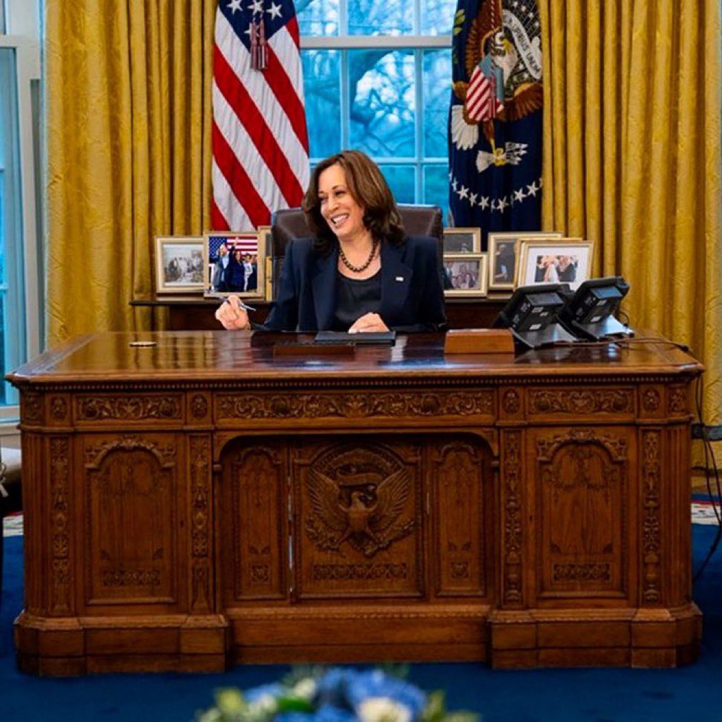 AuthorJoeNBrown's tweet image. #Racism is so expensive.
We could have had a qualified, educated, competent, caring, fun-spirited, intelligent &amp;amp; experienced #President right now who wouldn’t have taken us to war, if y’all wouldn’t have voted against skin color, sexism, and logics instead of FOR qualifications.